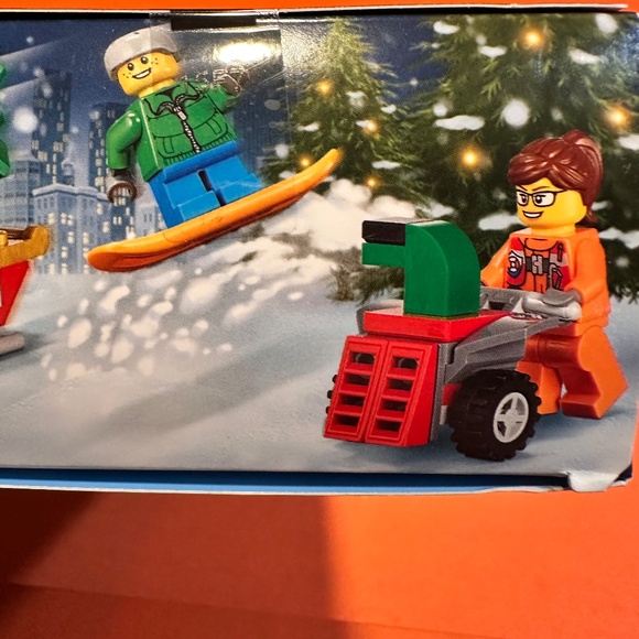 Lego City Adventure Calendar - Picture 7 of 13